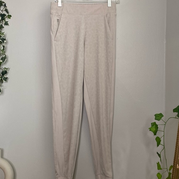 Athleta Brooklyn Textured Animal Print Jogger Pants in Leopard Abalone Gray - Picture 3 of 9